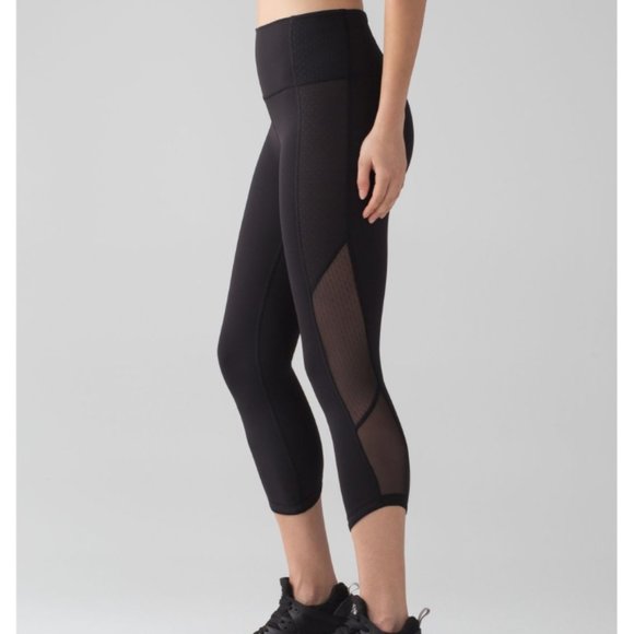 lululemon athletica Pants - {Lululemon} Body Con Crop Leggings